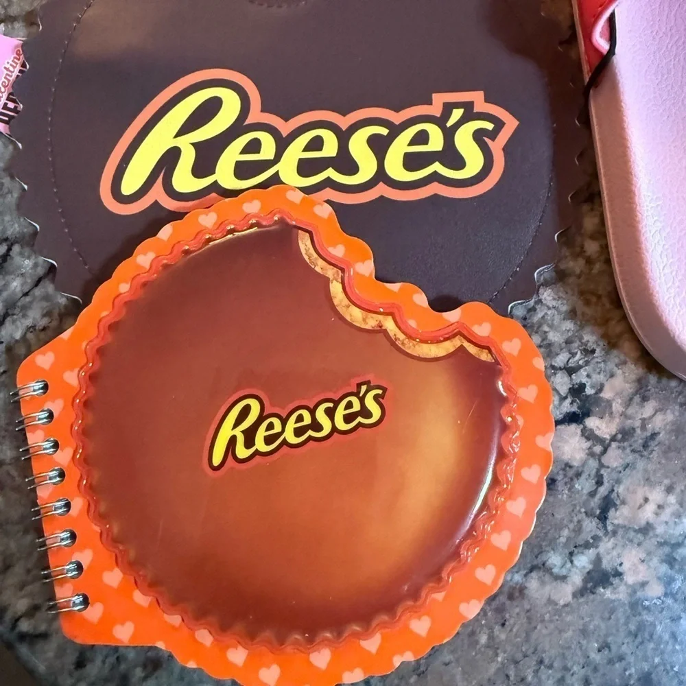 Youth Sz M 2/3 Cozy Orange Reese’s Slippers Fun Notebook and Bag